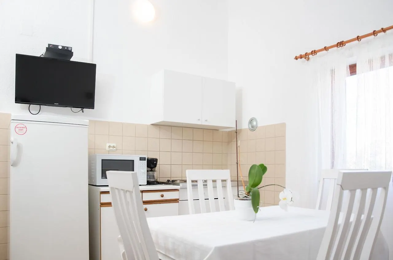Apartments Sanja Sibinj Krmpotski